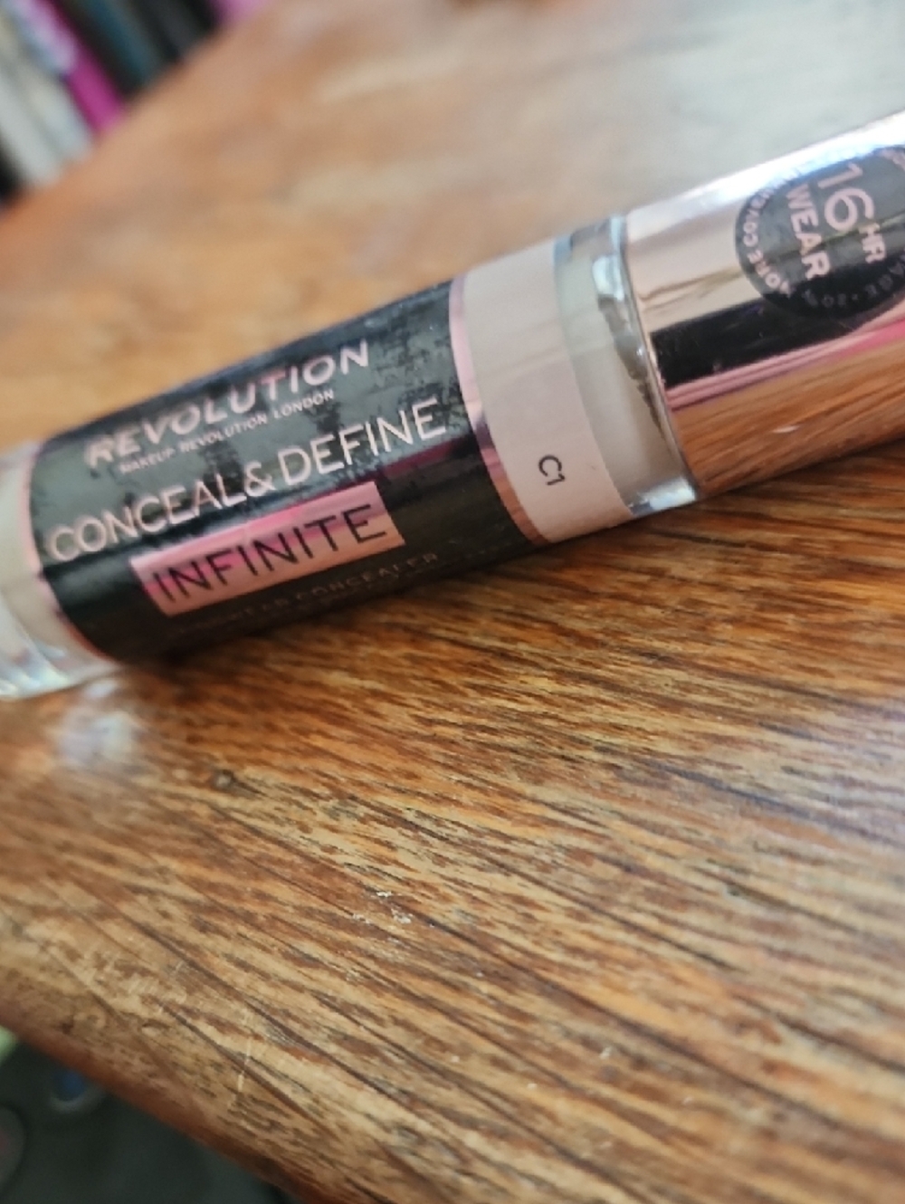 🩵 Revolution Conceal & Define Infinite Concealer - Light Pink-Beige - Picture 3 of 3